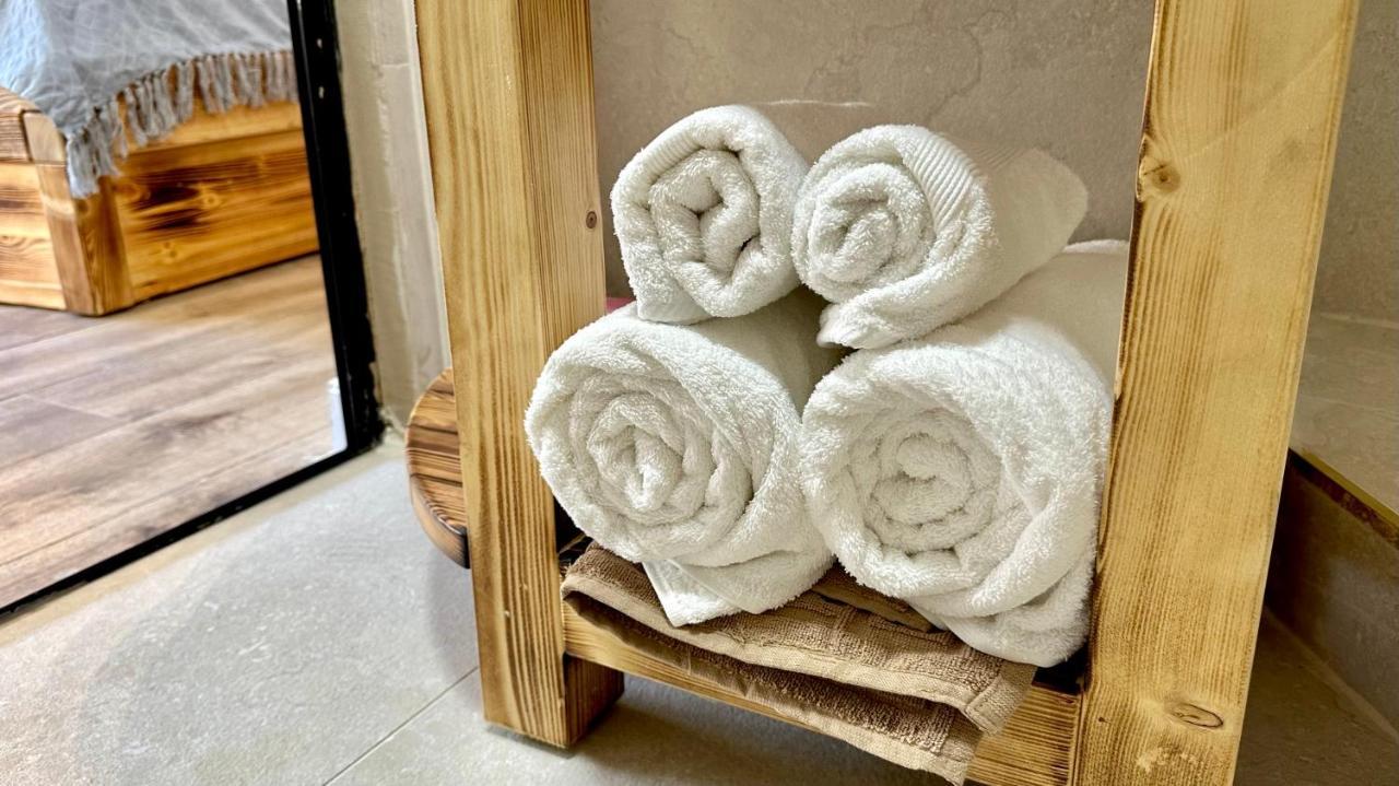 Boutique Apartment In Heart Of Haifa Buitenkant foto
