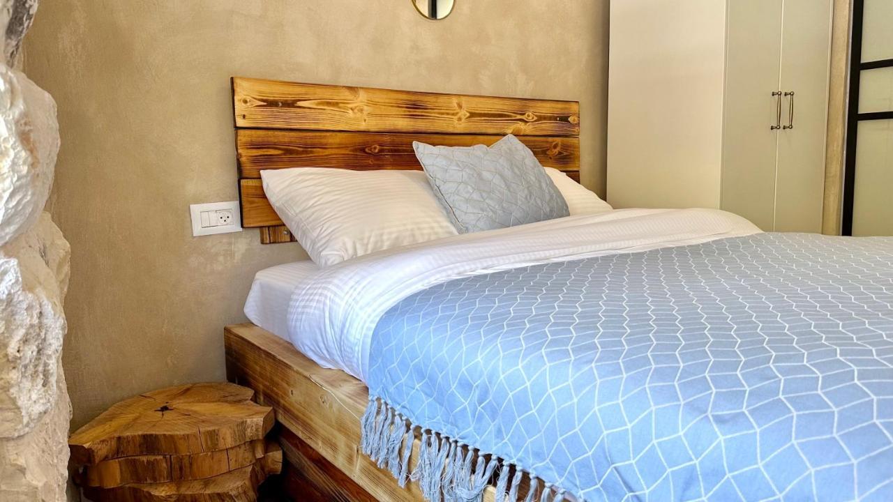 Boutique Apartment In Heart Of Haifa Buitenkant foto