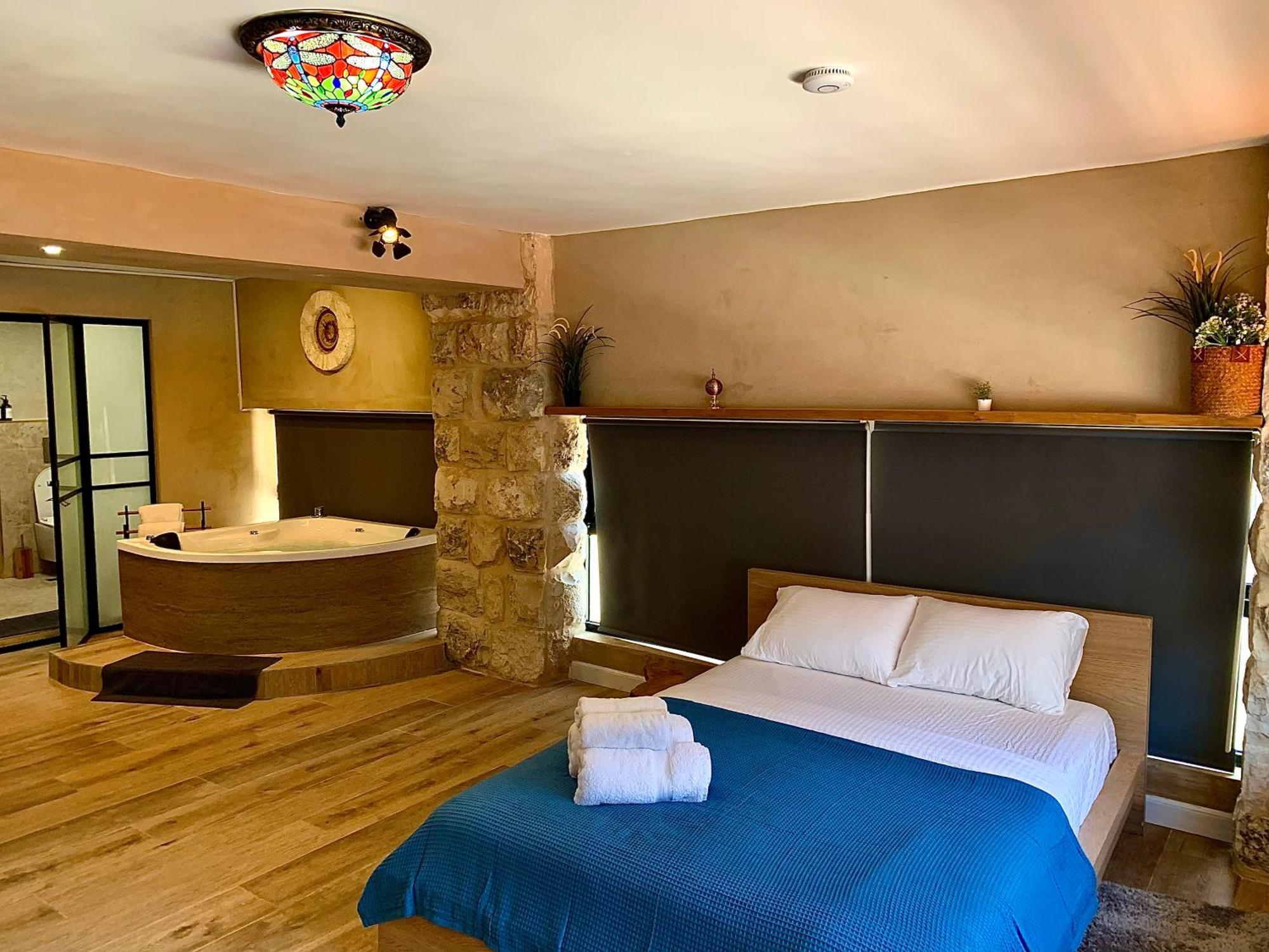 Boutique Apartment In Heart Of Haifa Buitenkant foto