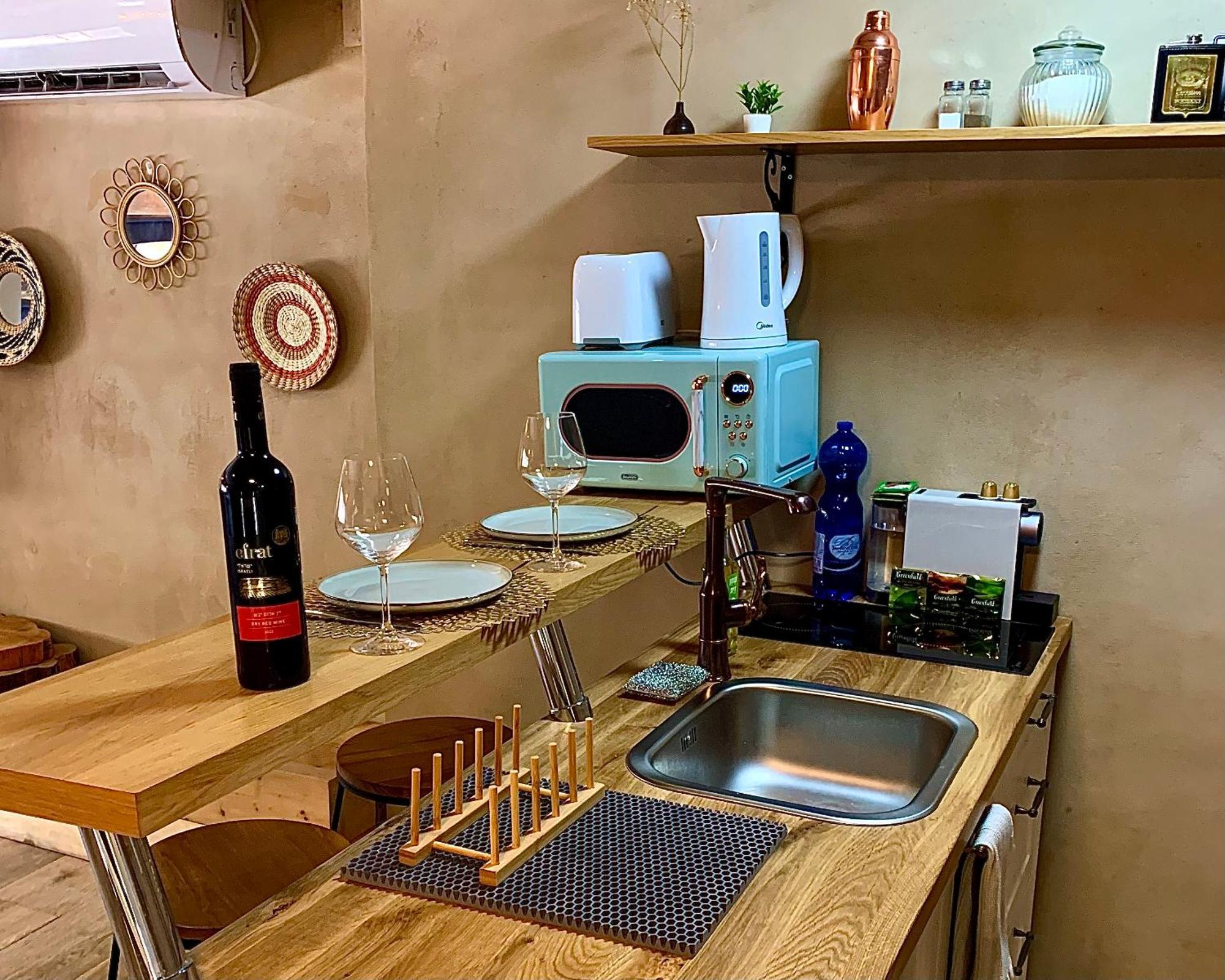 Boutique Apartment In Heart Of Haifa Buitenkant foto