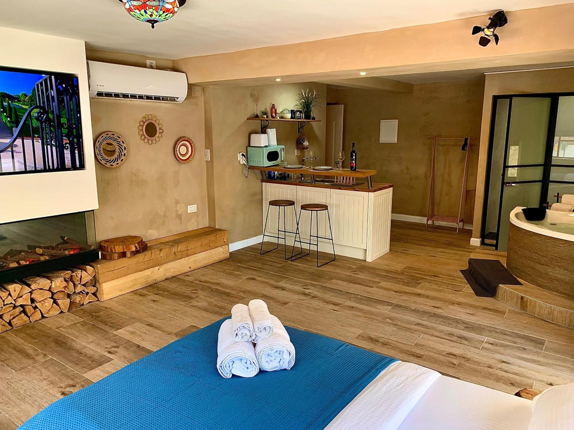 Boutique Apartment In Heart Of Haifa Buitenkant foto